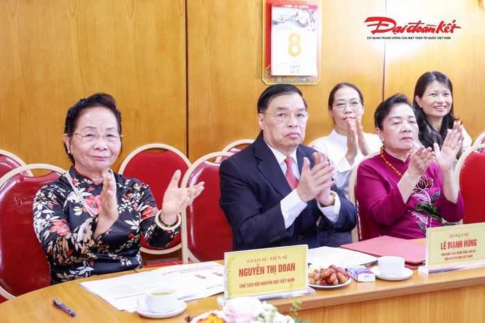  Các đại biểu tham dự buổi lễ. Ảnh: Quang Vinh.