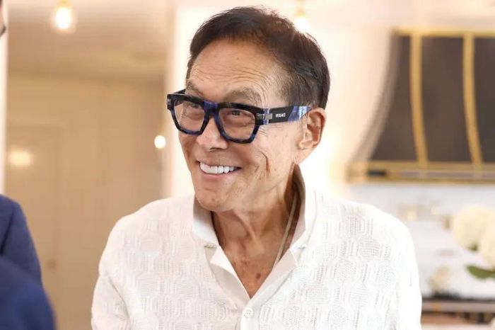 Tác giả Cha giàu, cha nghèo Kiyosaki cho rằng nợ, nếu được sử dụng để mua các tài sản có khả năng sinh lời, có thể trở thành công cụ giúp gia tăng tài sản. Ảnh: Gage Skidmore/ZUMA Press Wire/Shutterstock.