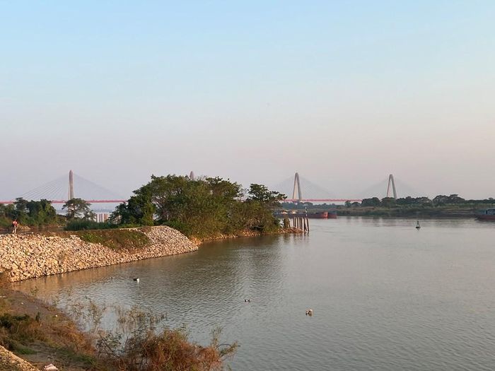 Khu vực Võng La - Hải Bối, hồ sơ nêu rõ không di dời toàn bộ mà chỉ di dời phần nằm trong khu vực không bảo đảm an toàn phòng chống lũ. Ảnh: Tuấn Đông