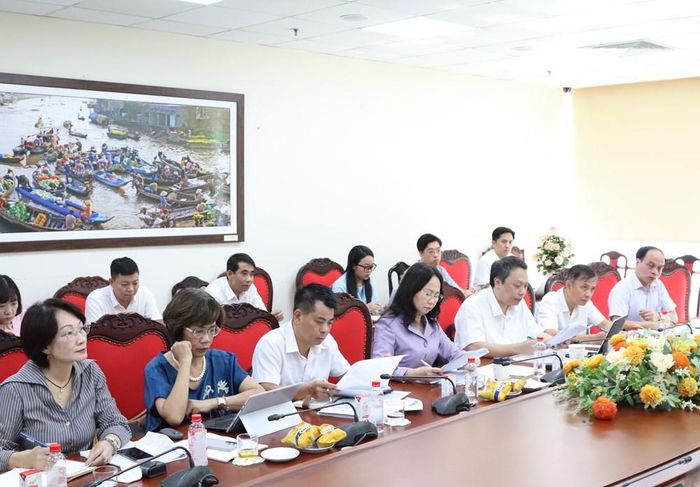 Các đại biểu dự cuộc họp