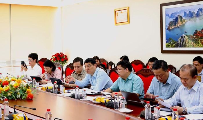 Các đại biểu dự cuộc họp