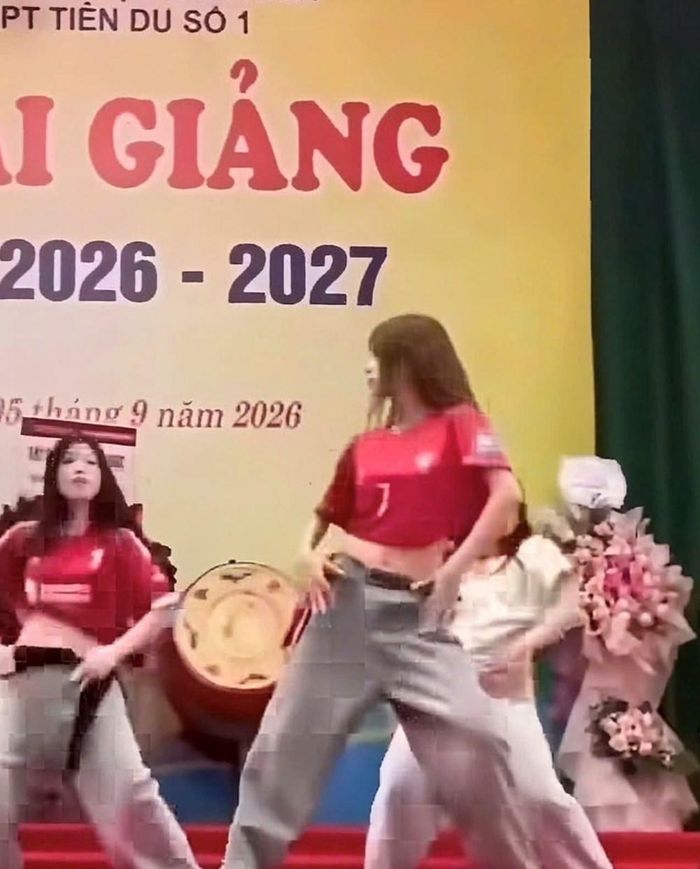 Một hình ảnh trong clip gây tranh cãi