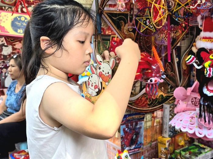 Trẻ em thích thú với các loại đồ chơi đa dạng và phong phú