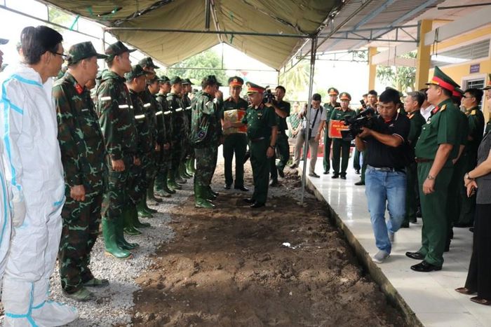 Ban Chỉ đạo 515 quốc gia kiểm tra, động viên lực lượng làm nhiệm vụ quy tập hài cốt liệt sĩ tại xã Thới Lai, TP. Cần Thơ vào chiều 8.9