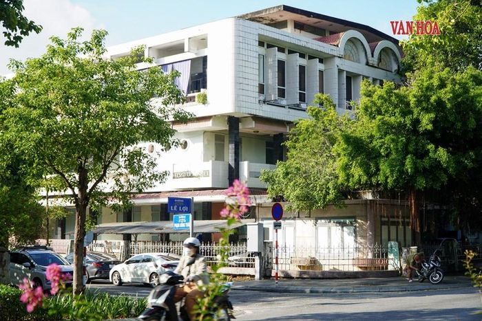 Khu nhà từng là trụ sở Sở KH&CN TP.Huế với 2 mặt tiền đường Lê Lợi và đường Phạm Hồng Thái