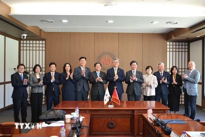 Đoàn Phó Thủ tướng Hồ Quốc Dũng thăm và làm việc tại Viện Khoa học và Công nghệ Hàn Quốc (KIST) - Ảnh: TTXVN