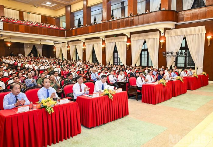 Thường trực Ban Bí thư Trần Cẩm Tú và các đại biểu dự Lễ khai giảng năm học 2026-2027 tại Học viện Chính trị quốc gia Hồ Chí Minh. (Ảnh: DUY LINH)