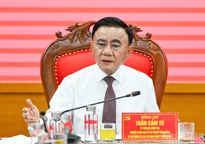 Thường trực Ban Bí thư Trần Cẩm Tú, Bí thư Đảng ủy các cơ quan Đảng Trung ương phát biểu tại cuộc làm việc. (Ảnh: DUY LINH)
