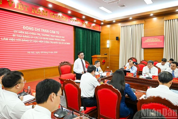 Quang cảnh cuộc làm việc với Đảng ủy Học viện Chính trị quốc gia Hồ Chí Minh. (Ảnh: DUY LINH)