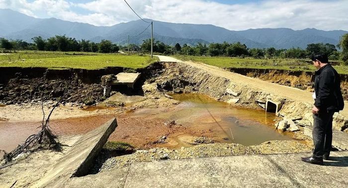 Năm 2025, mưa lũ gây thiệt hại nặng các tuyến đường dân sinh trên địa bàn xã A Lưới 4, thành phố Huế. (Ảnh: CTV)