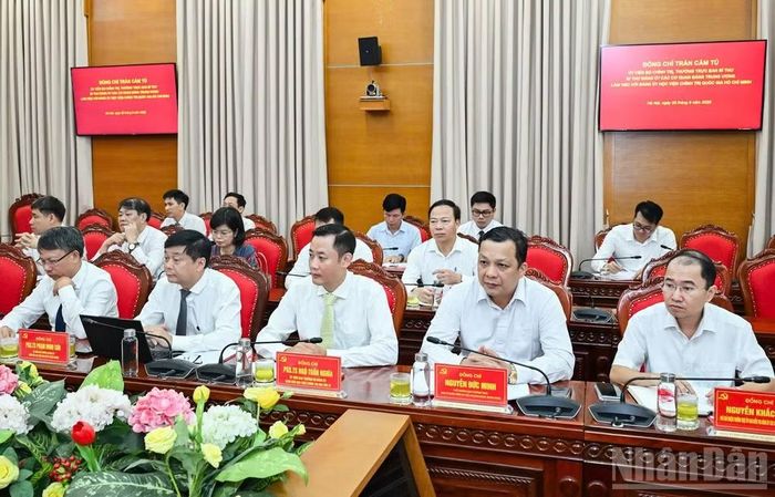 Các đại biểu dự buổi làm việc. (Ảnh: DUY LINH)