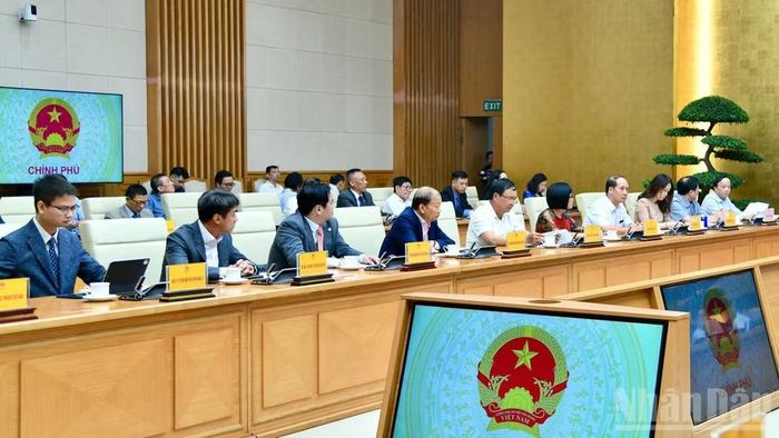  Đại diện các hiệp hội, doanh nghiệp ngành điện tử bán dẫn tham dự cuộc làm việc. (Ảnh: THANH GIANG) 