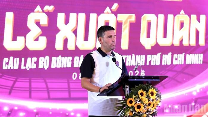 Gerard Albadalejo, Huấn luyện viên trưởng đội Becamex Thành phố Hồ Chí Minh xác nhận, đội chỉ có một mục tiêu duy nhất là thăng hạng.