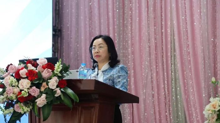 Phó Chủ tịch Tổng Liên đoàn Lao động Việt Nam Thái Thu Xương phát biểu khai mạc. (Ảnh: PHƯƠNG CHI)