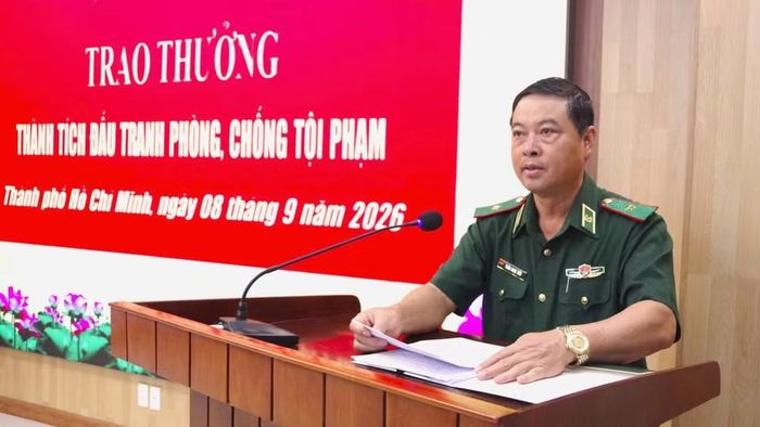 Thiếu tướng Trần Ngọc Hữu, Phó Tư lệnh Bộ đội Biên phòng phát biểu tại buổi trao thưởng. (Ảnh: LÊ KHOA)