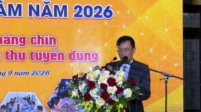 Giám đốc Trung tâm Dịch vụ việc làm Nguyễn Duy Thông phát biểu khai mạc chương trình.