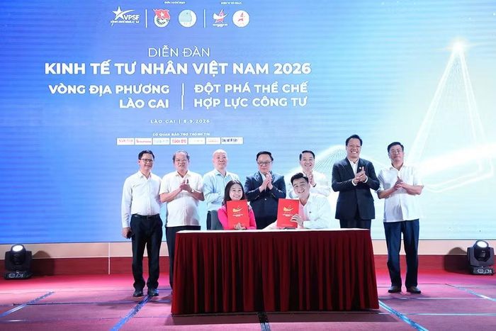 Lễ ký kết biên bản ghi nhớ hợp tác trong lĩnh vực xúc tiến thương mại và đầu tư tại diễn đàn. (Ảnh: Trung ương Hội Doanh nhân trẻ Việt Nam cung cấp)