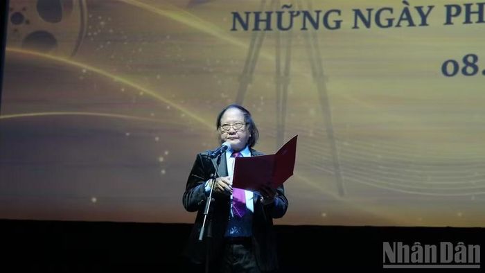 Ông Đỗ Lệnh Hùng Tú phát biểu ý kiến. (Ảnh: THANH THỂ)