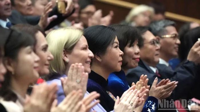 Phu nhân Ngô Phương Ly là khách mời danh dự của chương trình. (Ảnh: THANH THỂ)