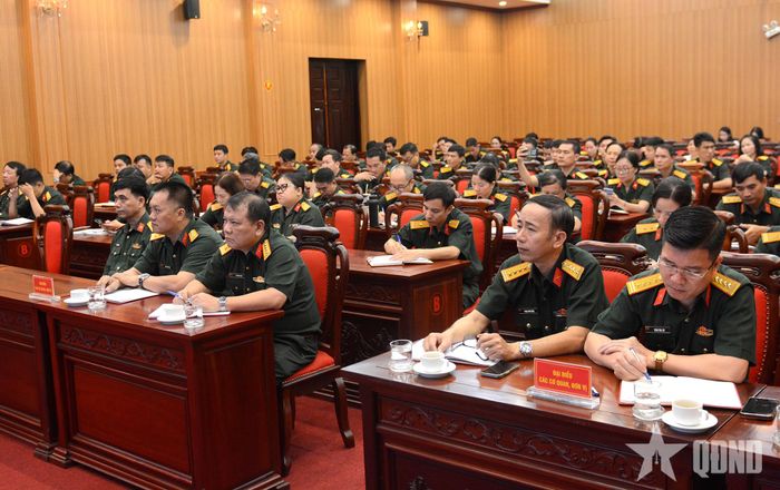 Các đại biểu tham dự hội nghị.