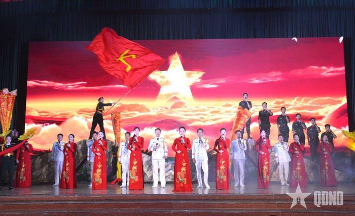 Chương trình văn nghệ chào mừng hội nghị tập huấn.