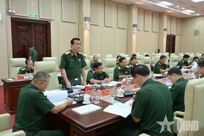 Trung tướng Hồ Văn Thái, Bí thư Đảng ủy, Chính ủy Quân khu 9 phát biểu tại buổi kiểm tra.