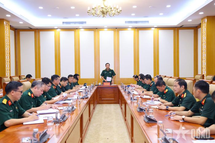 Quang cảnh buổi làm việc.