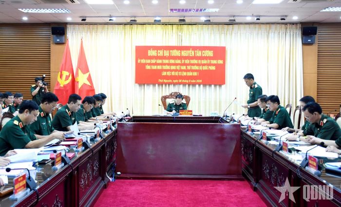 Quang cảnh buổi làm việc.