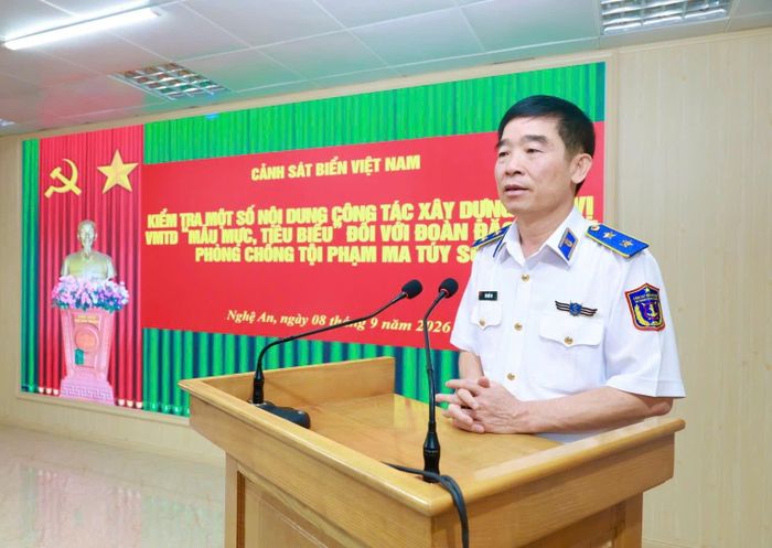 Trung tướng Bùi Quốc Oai phát biểu tại buổi kiểm tra.
