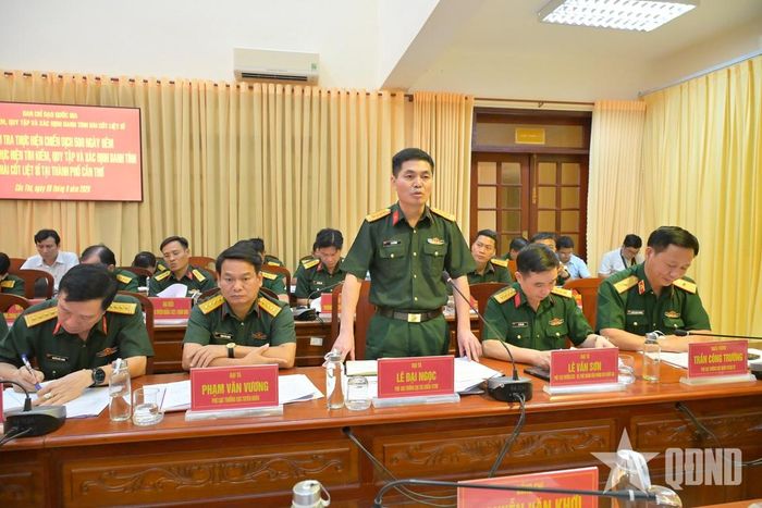 Thành viên đoàn kiểm tra phát biểu.