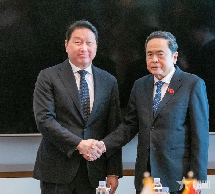 Chủ tịch Quốc hội Trần Thanh Mẫn tiếp Chủ tịch Tập đoàn SK Chey Tae-Won.