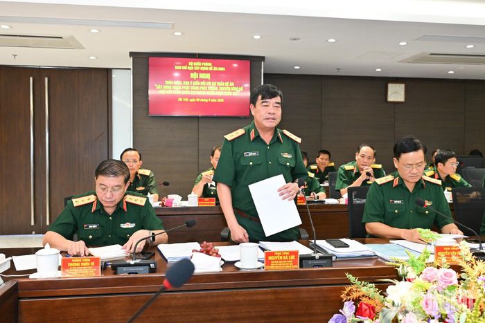 Trung tướng Nguyễn Bá Lực, Phó tổng Tham mưu trưởng, Phó trưởng Ban chỉ đạo xây dựng Đề án 3094 phát biểu.
