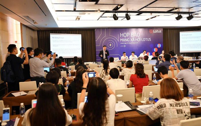  Ngày 9-9-2019, mạng xã hội Lotus ra mắt với nhiều kỳ vọng về một mạng xã hội lớn nhưng sau đó thì mất hút dần. ẢNH: TRẦN BÌNH 