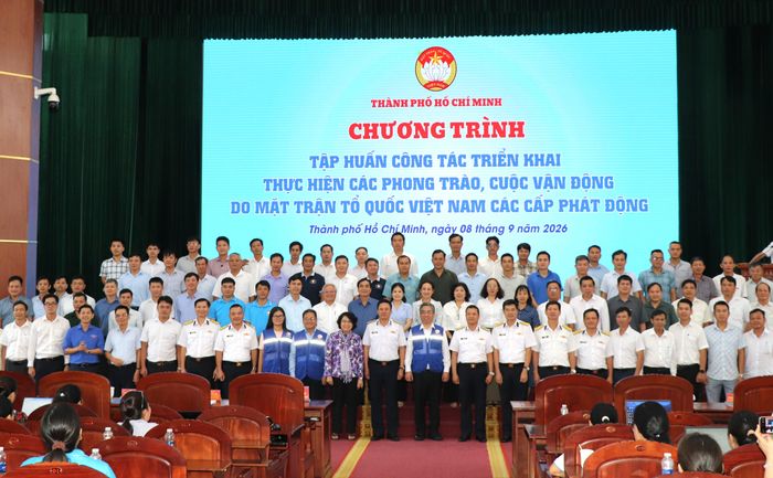  Đại biểu chụp hình lưu niệm tại chương trình 