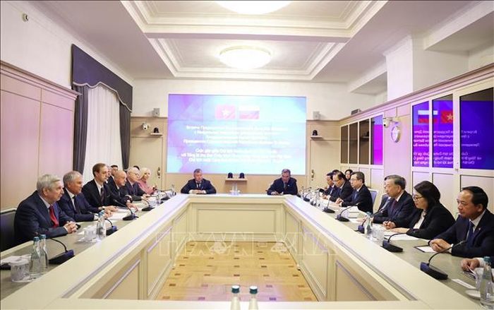 Tổng Bí thư, Chủ tịch nước Tô Lâm hội kiến Chủ tịch Duma Quốc gia Nga Vyacheslav Volodin. Ảnh: TTXVN