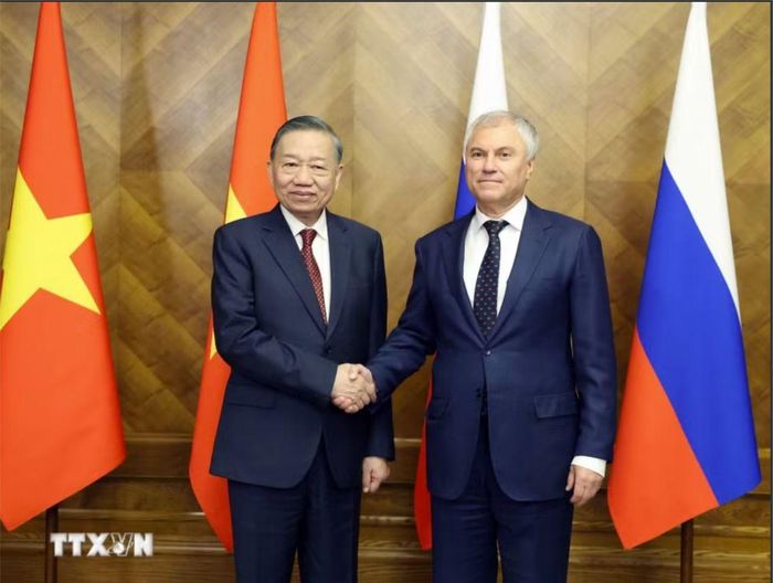 Tổng Bí thư, Chủ tịch nước Tô Lâm hội kiến Chủ tịch Duma Quốc gia Nga Vyacheslav Volodin. Ảnh: TTXVN