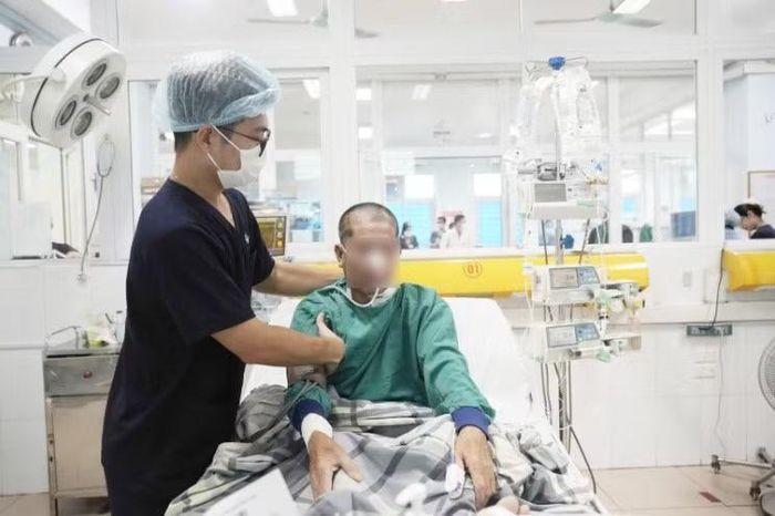 Người bệnh thoát nguy cơ tử vong sau khi được kết thúc điều trị với ECMO - Ảnh BVCC