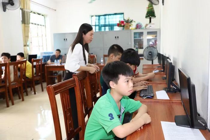 Năm học 2026–2027, trường tiếp nhận, quản lý 380 học sinh khuyết tật.
