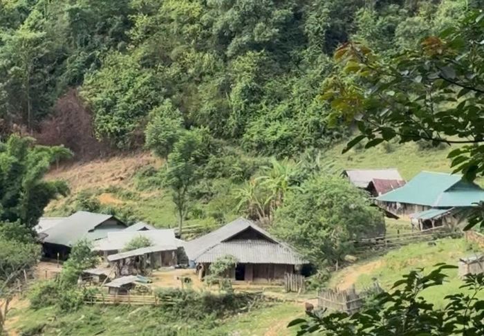 Một góc ở khu Hin Phăng - nơi gia đình Sùng A Ghư đang sinh sống.