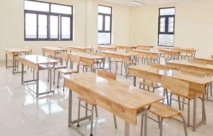 Bàn ghế mang thương hiệu The One sẵn sàng cho ngày khai giảng tại các điểm trường biên giới.