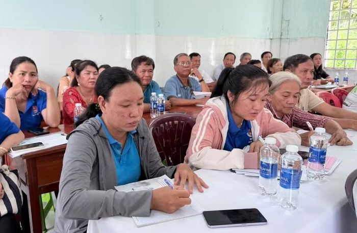Các học viên tham dự lễ khai giảng lớp.