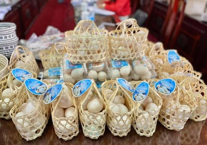 Sản phẩm “Trứng vịt biển Đông Xuyên” của HTX Chăn nuôi tổng hợp Đông Xuyên được công nhận 4 sao OCOP. (Ảnh: Phuơng Liên)