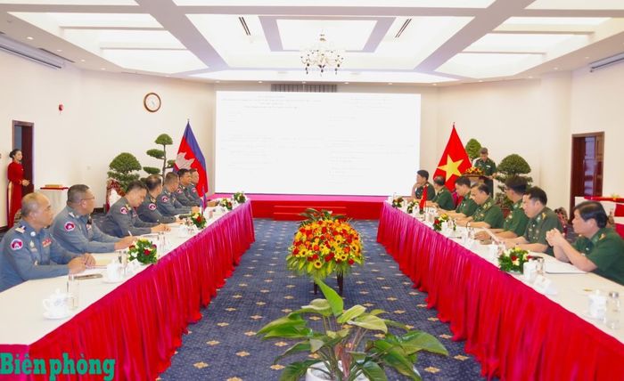 Quang cảnh buổi ký kết Bản ghi nhớ công tác phối hợp trong phòng, chống tội phạm. Ảnh: Lê Khoa