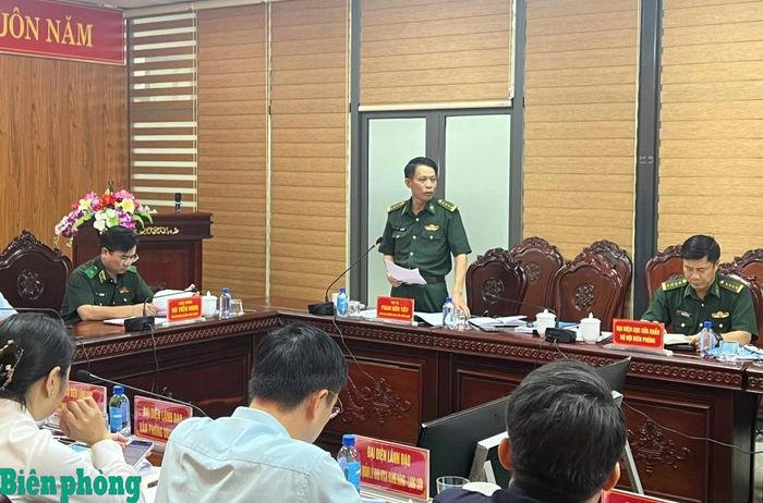 Đại tá Phan Hữu Tiếp, Phó Cục trưởng Cục Cửa khẩu Bộ đội Biên phòng phát biểu. Ảnh: Kim Oanh