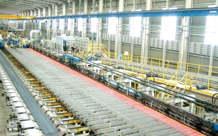Dây chuyền sản xuất thép với công nghệ hiện đại. Ảnh: Moit
