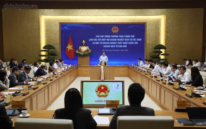Phó Thủ tướng Thường trực nhấn mạnh, thành công và khó khăn của doanh nghiệp cũng là trách nhiệm của Chính phủ, các bộ, ngành và địa phương - Ảnh: CP