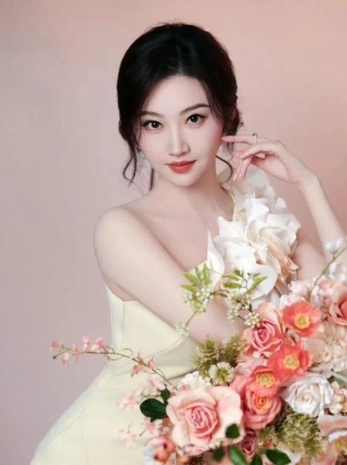 Loạt poster, áp phích của Cảnh Điềm bị gỡ bỏ.
