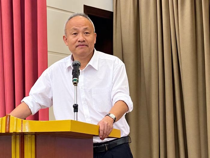 GS.VS Nguyễn Quốc Sỹ phát biểu trong một sự kiện do Đại sứ quán Nga tại Hà Nội tổ chức. Ảnh: Thu Loan