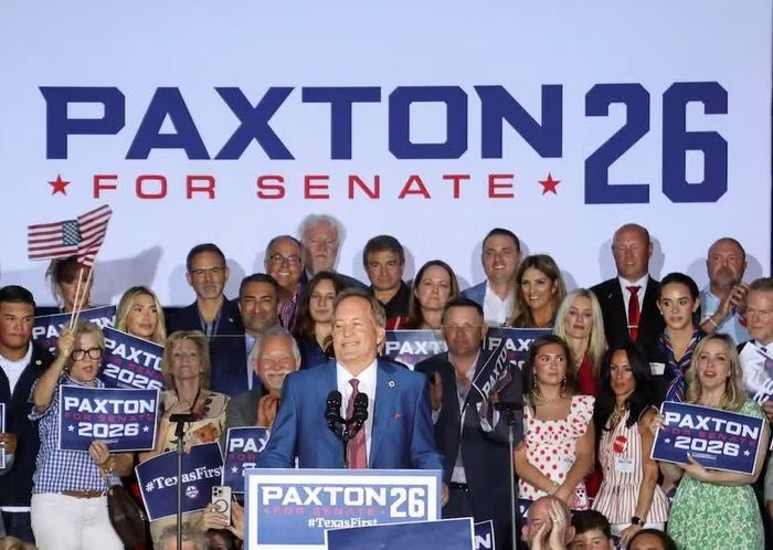 Tổng chưởng lý bang Texas, ông Ken Paxton, phát biểu với các cử tri ủng hộ đảng Cộng hòa. (Ảnh: Reuters)