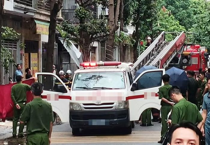 Xe cấp cứu có mặt tại hiện trường vụ cháy. Ảnh minh họa.
